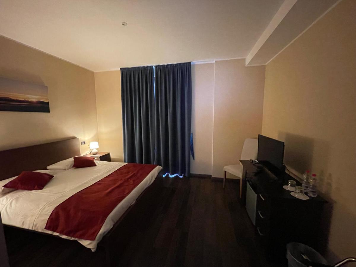 פורלצה B&B Sul Lago מראה חיצוני תמונה